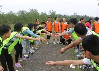 東風(fēng)襄陽管理部團(tuán)委開展“快樂迎雙節(jié)，全力保